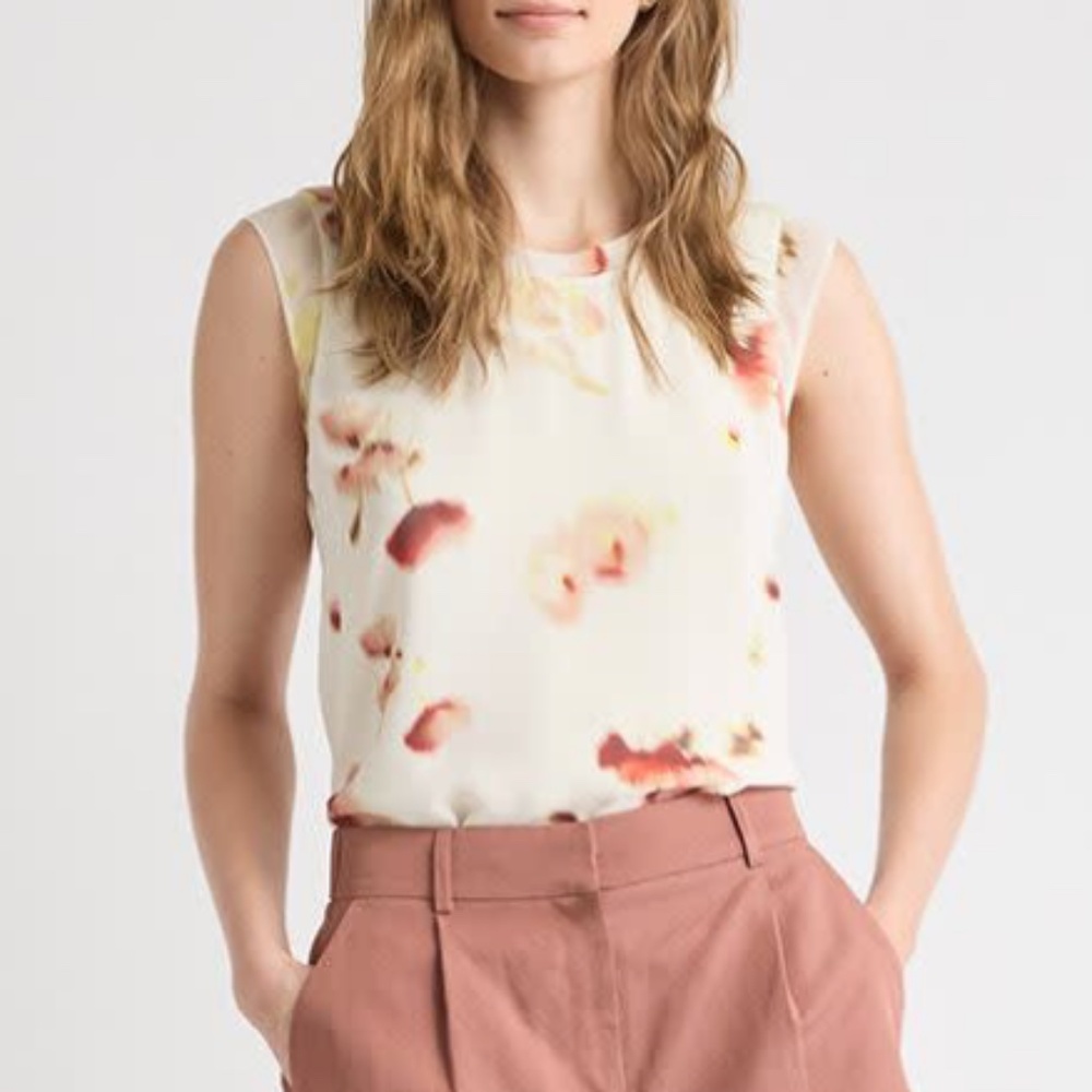 RW&CO Sleeveless/Cap Sleeve Floral Blouse Size Medium, NWOT